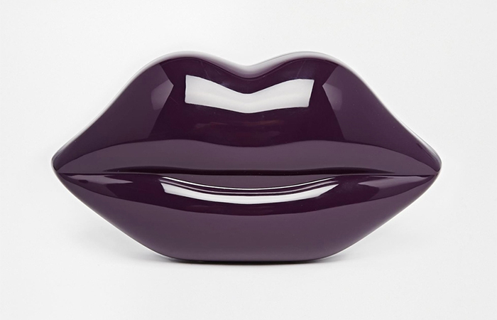 purple-glossy-lips-clutch-handbag